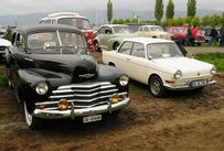 Trimoba AG / Oldtimer und Immobilien,li-re: Chevrolet Fleetmaster Bauj. 1946-48, 6 Zyl. 3.5l  90PS / BMW 700 2 Zyl. 700ccm 30-40PS Bauj. 1960-65