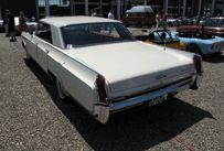 Trimoba AG / Oldtimer und Immobilien,Oldsmobile Ninety Eight 1963-64; V8, 6.5l, 330 PS 