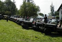 Trimoba AG / Oldtimer und Immobilien,Militär-Jeeps