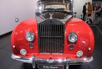 Trimoba AG / Oldtimer und Immobilien,Rolls-Royce Silver Wraith 1956; R-6, 4887ccm, 160 PS, 2525kg, 150 km/h. Der Wraith ist das letzte Model (ausser Phnatom Limousinen), die nur mit Antriebsaggregat und Fahrgestell ausgeliefert wurden. Karrosserie: Freestone und Webb