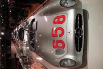Trimoba AG / Oldtimer und Immobilien,Mercedes 300 SLR  (W196S) 1955; 8Zyl./Reihe, 2982ccm, 302 PS, über 300km/h. Doppelsiege Mille Miglia, Eifelrennen, Targa Florio, Grosser Preis von Schweden. Damals ein der Konkkurrenz weit überlegenes Fahrzeug.
