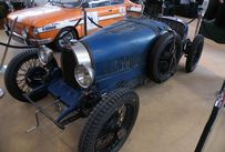 Trimoba AG / Oldtimer und Immobilien,Bugatti 37 1927 / 65PS / 1496ccm / 710kg / 160 km/h: Dieses original Fahrzeug wurde bei der Targa Florio 1927 5.ter, nach dem Krieg Fahrschulwagen. 1948 wurde er überpinselt. Fährt heute noch Rallyes. 