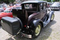 Trimoba AG / Oldtimer und Immobilien,Ford A 40 1930; 4 Zyl-Reihen, 3.3l, 40PS. Man(n) beachte den sogenannten Schwiegermuttersitz 