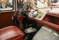 Trimoba AG / Oldtimer und Immobilien,Mercedes O 319 Omnibus 1965, 17-sitzige Bestuhlung, 4-Zylinder Diesel, 1988ccm, 50PS. Seltenes Exemplar mit Panorama-Dachverglasung und Schiebefenster