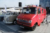 Trimoba AG / Oldtimer und Immobilien,li-re: VW Bus Bulli T1 US-Version, JG. 1965 / Opel Blitz LF 8, JG. 1965; 6 Zyl. 2600ccm, 70PS, 6 Volt, Feuerwehraufbau Magirus